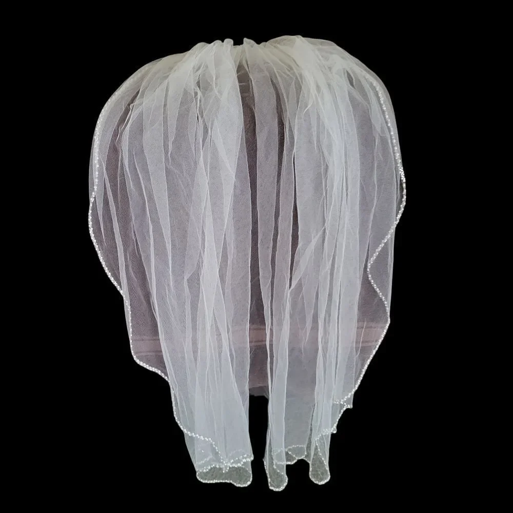Bead trimmed veil